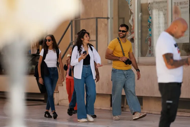 Dame u haljinama nisu prošle nezamijećeno: Centar Zadra bio je poput modne piste