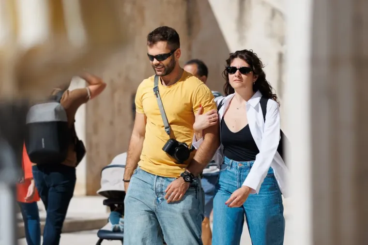 Dame u haljinama nisu prošle nezamijećeno: Centar Zadra bio je poput modne piste