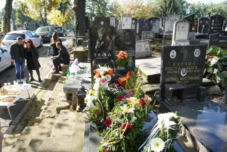Toma Zdravković napustio nas prije 34 godine: Njegova udovica Gordana prva stigla na grob