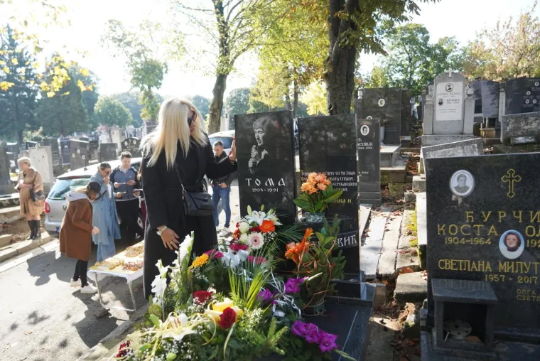 Toma Zdravković napustio nas prije 34 godine: Njegova udovica Gordana prva stigla na grob