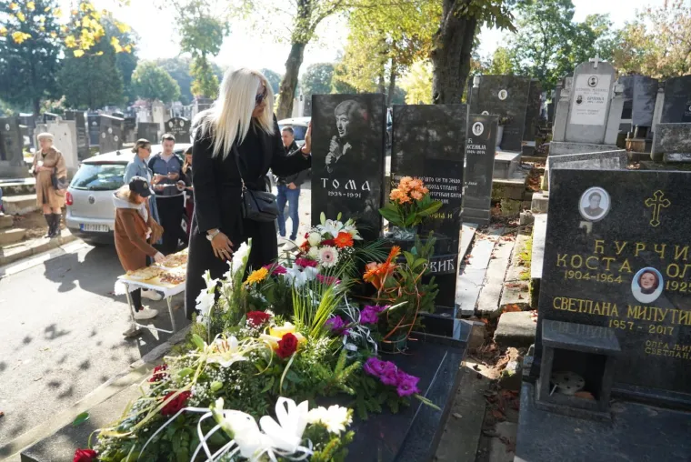 Toma Zdravković napustio nas prije 34 godine: Njegova udovica Gordana prva stigla na grob