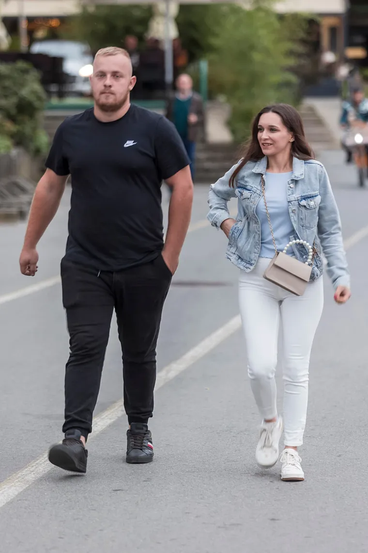 Dvije ljepotice uljep&scaron;ale dan u Osijeku: Osmijesima od uha do uha privukle pažnju