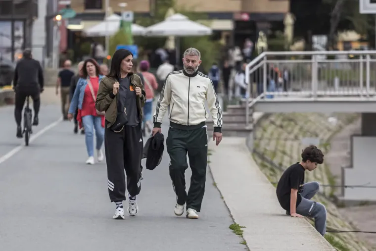 Dvije ljepotice uljep&scaron;ale dan u Osijeku: Osmijesima od uha do uha privukle pažnju