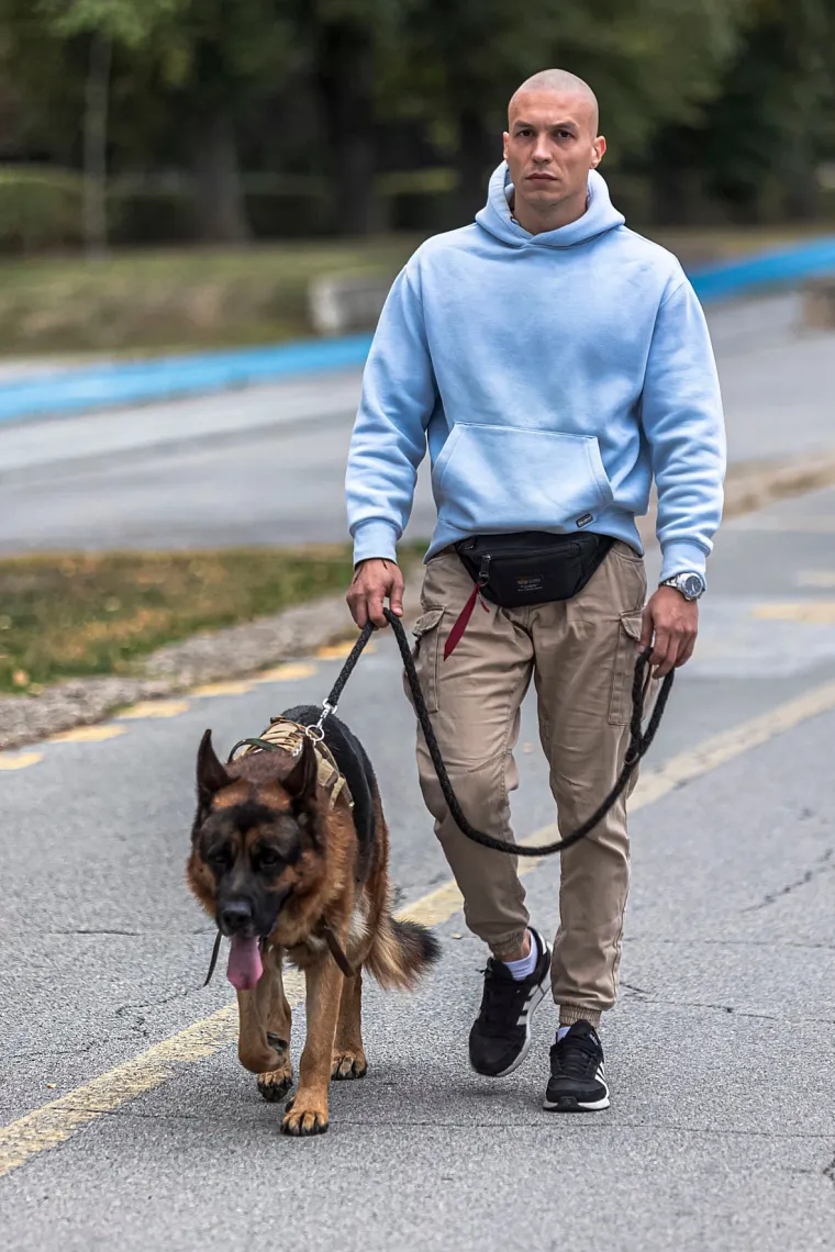 Dvije ljepotice uljep&scaron;ale dan u Osijeku: Osmijesima od uha do uha privukle pažnju