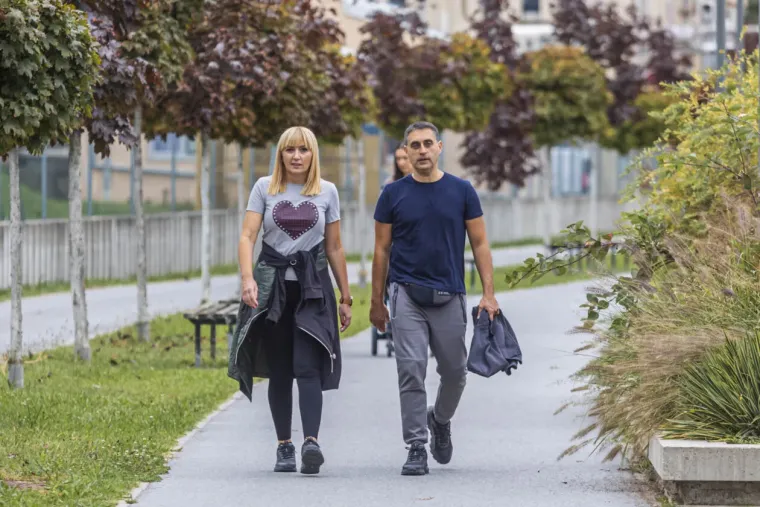 Dvije ljepotice uljep&scaron;ale dan u Osijeku: Osmijesima od uha do uha privukle pažnju