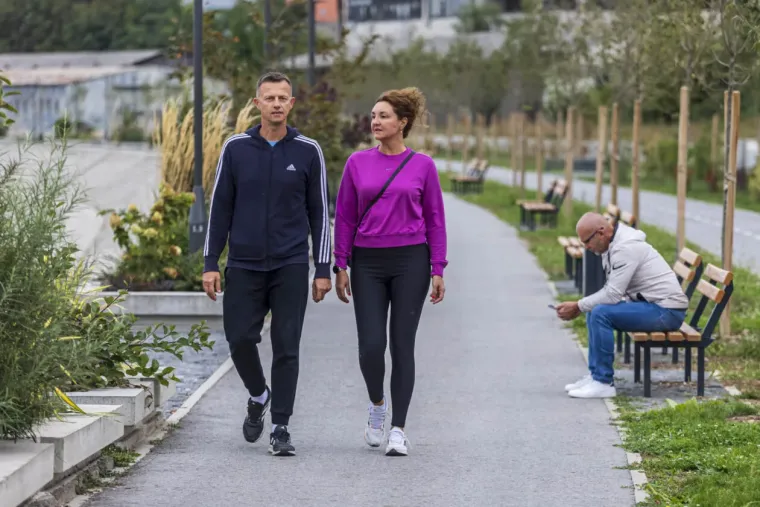 Dvije ljepotice uljep&scaron;ale dan u Osijeku: Osmijesima od uha do uha privukle pažnju