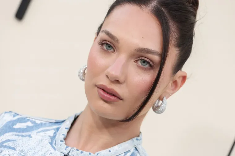 Sia ju je proslavila još dok je bila djevojčica, a danas osvaja ljepotom