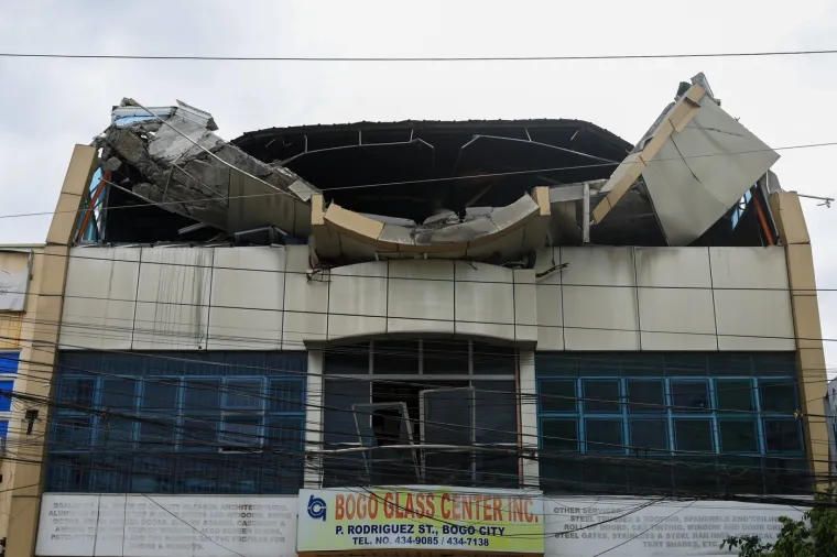 Stižu fotografije nakon razornog potresa: Urušene zgrade, broj mrtvih raste, bolnice preopterećene