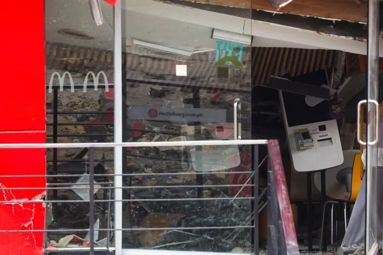 Stižu fotografije nakon razornog potresa: Urušene zgrade, broj mrtvih raste, bolnice preopterećene