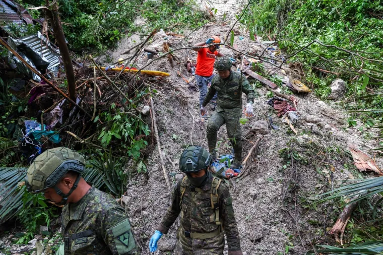 Stižu fotografije nakon razornog potresa: Uru&scaron;ene zgrade, broj mrtvih raste, bolnice preopterećene