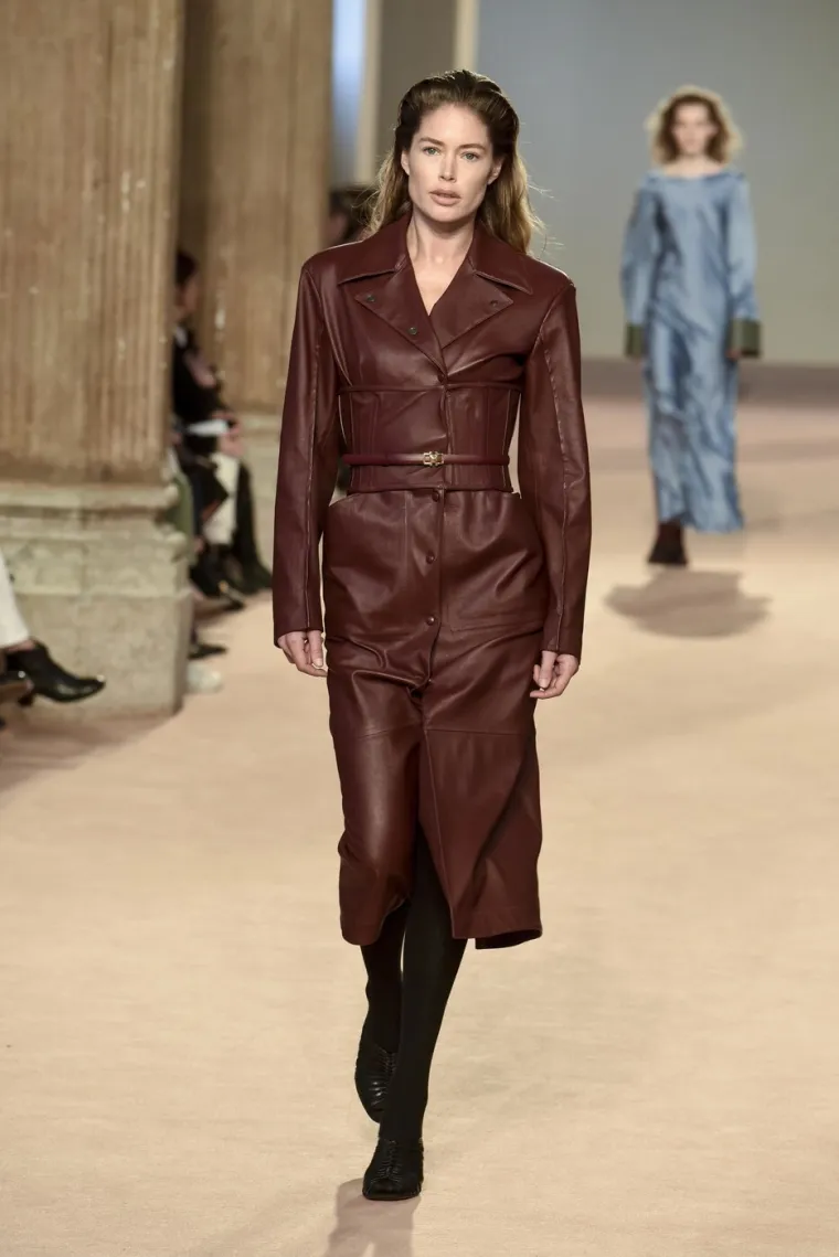 Zavodljive plave oči i lice od milijuna dolara: Doutzen Kroes ni nakon 20 godina kao da ne stari