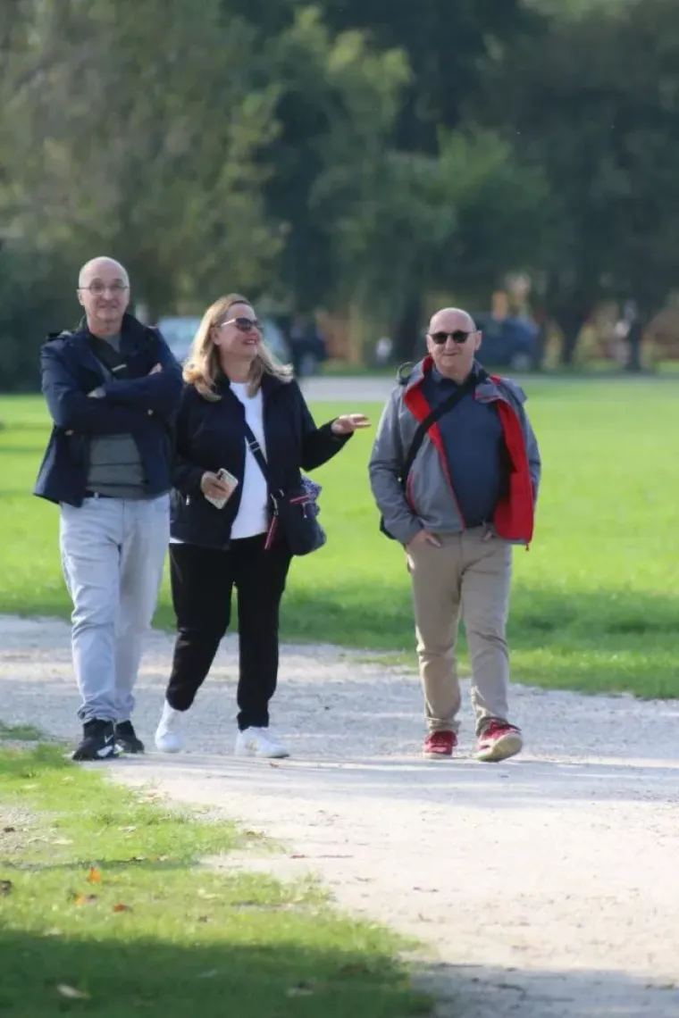 Kad su prošetale Dravom, vrijeme kao da je stalo: Prolaznici nisu mogli skinuti poglede s ovih dama