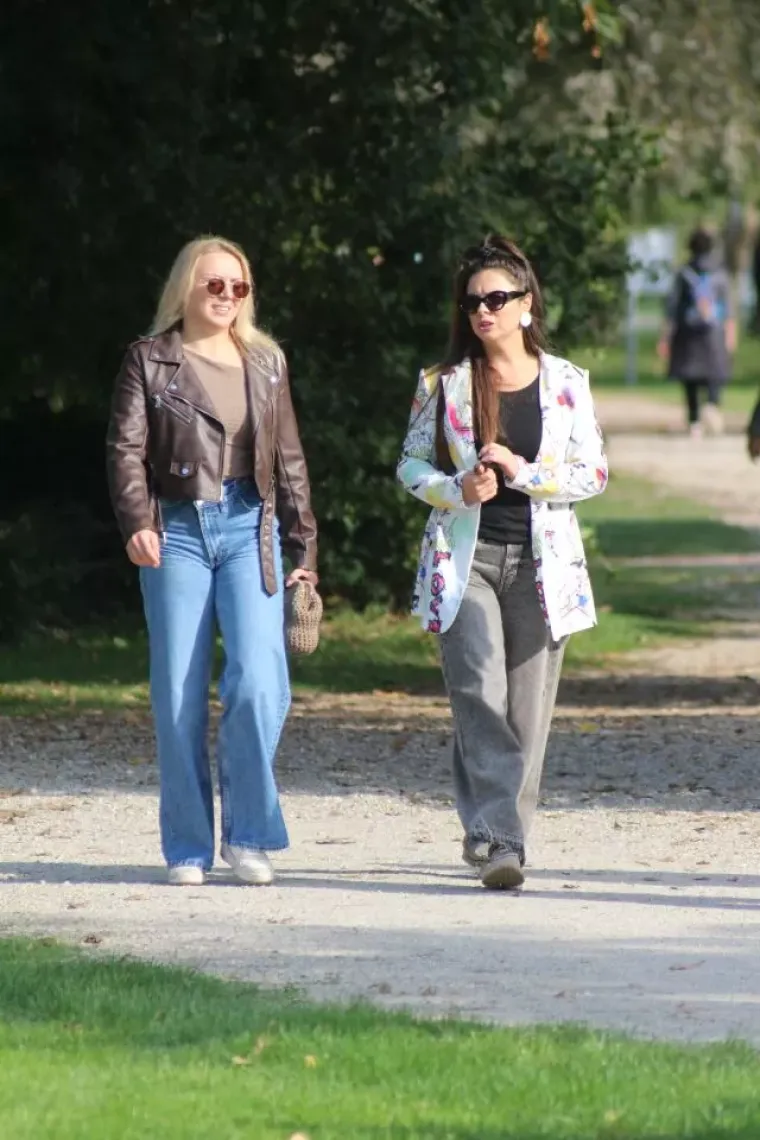 Kad su prošetale Dravom, vrijeme kao da je stalo: Prolaznici nisu mogli skinuti poglede s ovih dama