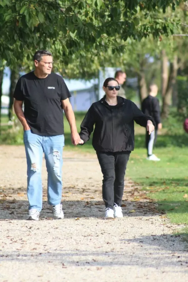 Kad su prošetale Dravom, vrijeme kao da je stalo: Prolaznici nisu mogli skinuti poglede s ovih dama