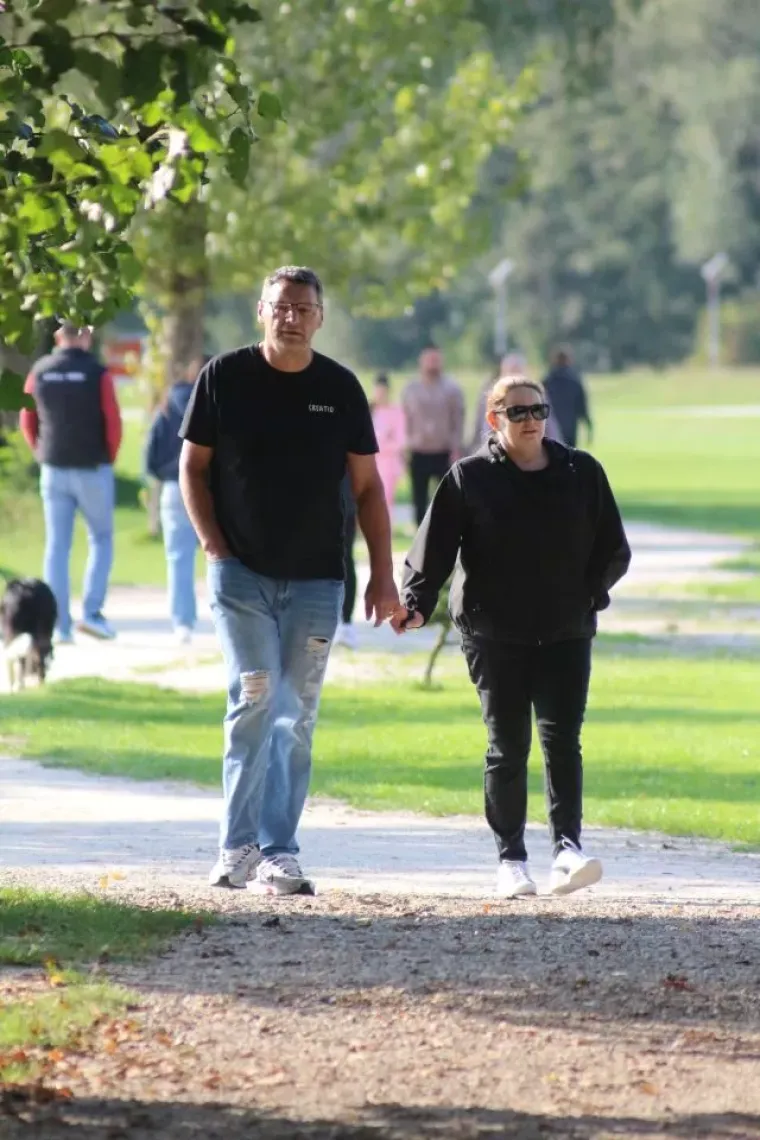 Kad su prošetale Dravom, vrijeme kao da je stalo: Prolaznici nisu mogli skinuti poglede s ovih dama