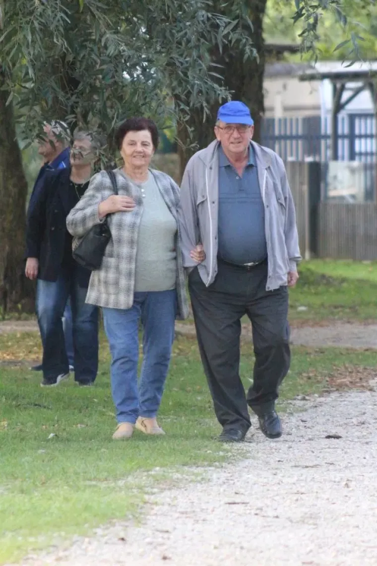 Kad su prošetale Dravom, vrijeme kao da je stalo: Prolaznici nisu mogli skinuti poglede s ovih dama