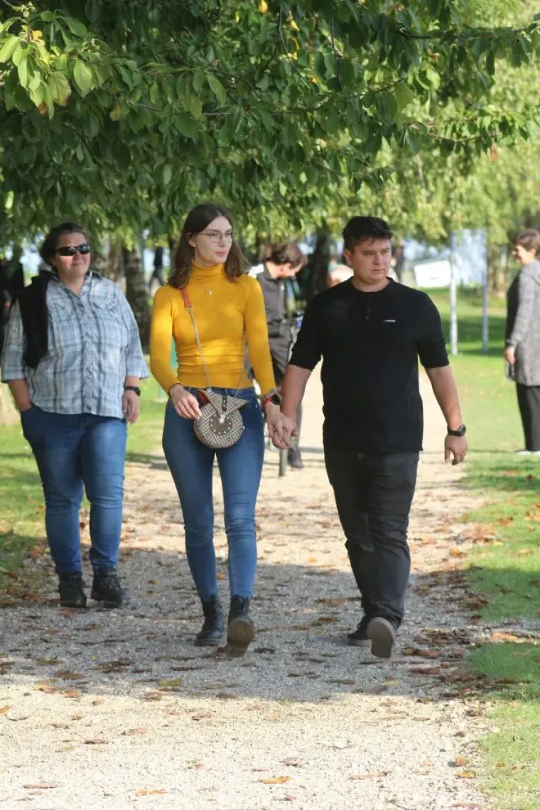 Kad su pro&scaron;etale Dravom, vrijeme kao da je stalo: Prolaznici nisu mogli skinuti poglede s ovih dama