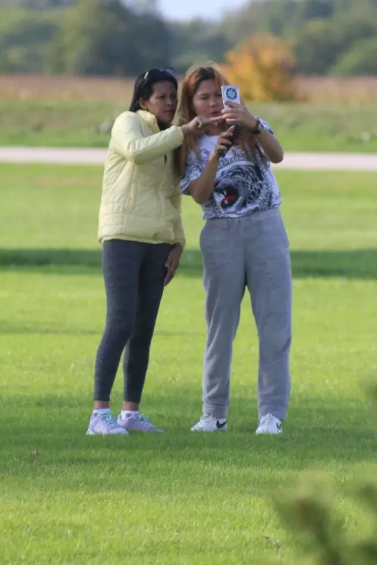 Kad su pro&scaron;etale Dravom, vrijeme kao da je stalo: Prolaznici nisu mogli skinuti poglede s ovih dama