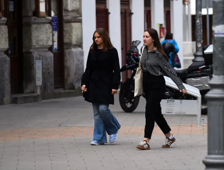 Nema tko se nije okrenuo za damom zanosnih oblina: Pojavila se i užarila Karlovac