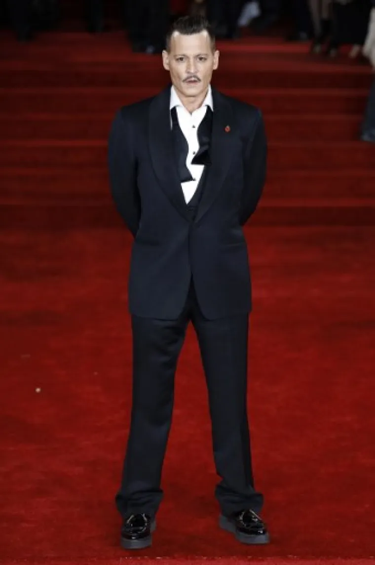 Holivudski zavodnik ruku pod ruku s Macronovom suprugom: Izborila se za fotografiju