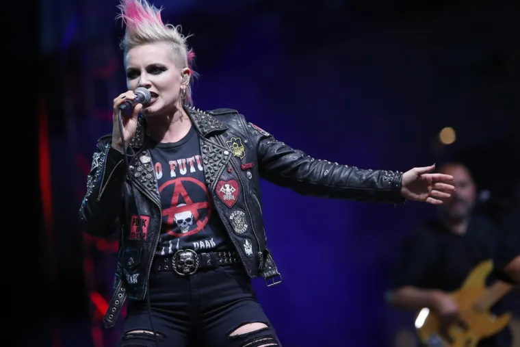 Mi&scaron;o roker, Nives operna pjevačica: Ovako bi na&scaron;i izvođači izgledali kada bi se okrenuli drugom žanru