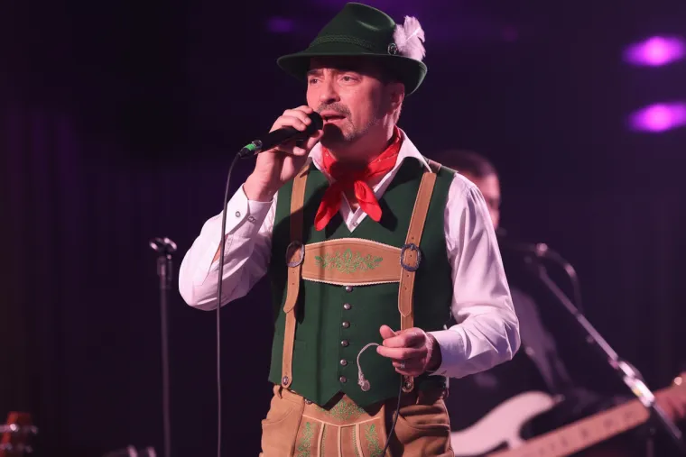 Mi&scaron;o roker, Nives operna pjevačica: Ovako bi na&scaron;i izvođači izgledali kada bi se okrenuli drugom žanru