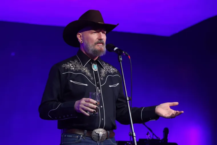 Mi&scaron;o roker, Nives operna pjevačica: Ovako bi na&scaron;i izvođači izgledali kada bi se okrenuli drugom žanru