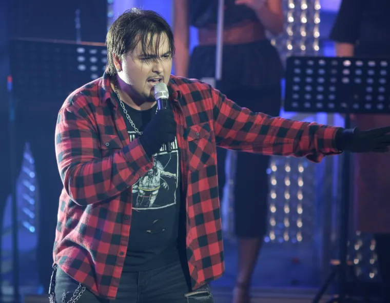 Mi&scaron;o roker, Nives operna pjevačica: Ovako bi na&scaron;i izvođači izgledali kada bi se okrenuli drugom žanru