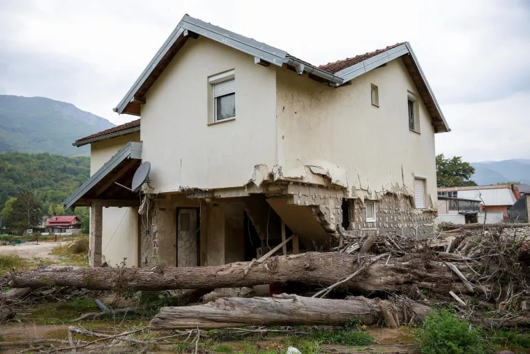 Ni&scaron;ta vas ne može pripremiti za ove prizore... Pro&scaron;la je godina otkako je voda odnijela sve