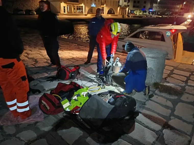 Objavili detalje tragedije kod Senja: Ovo je mjesto gdje su izvukli četiri tijela iz mora