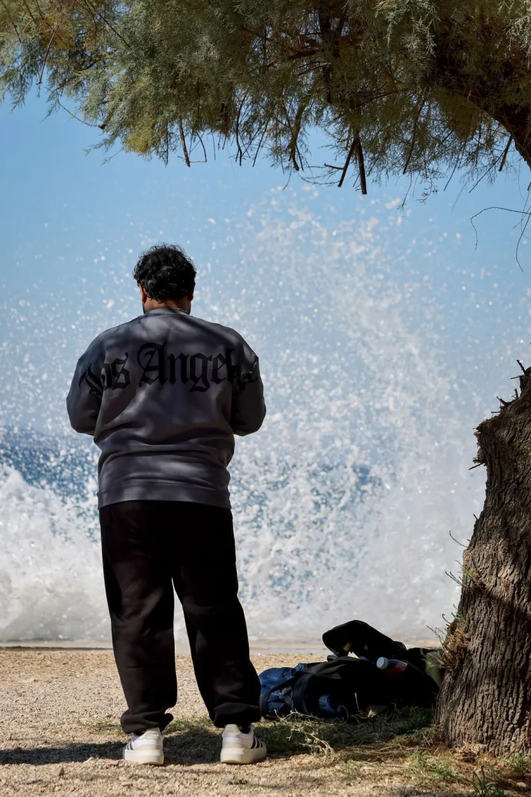 Na moru nema zime: Ove djevojke u kupaćim kostimima upijale su zrake sunca na plaži