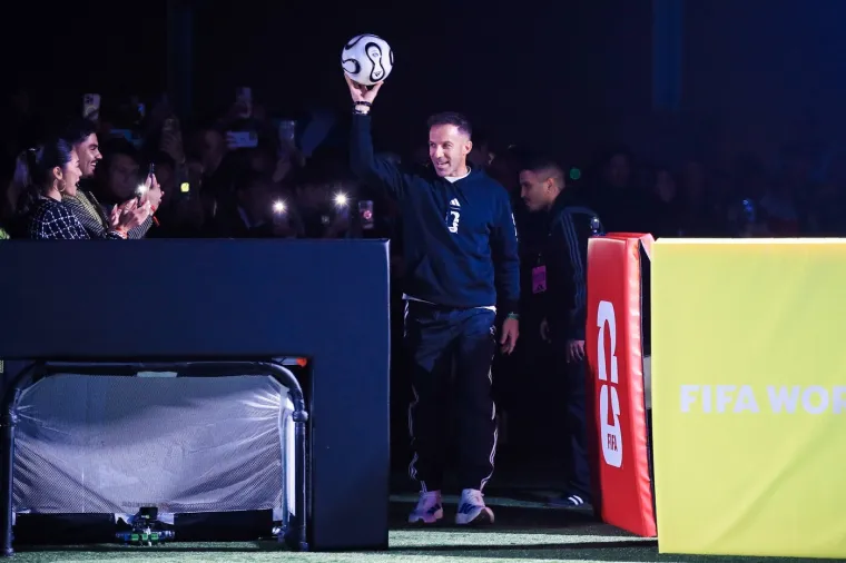 Gvardiol ukrao show legendama koje su predstavile novu loptu za SP 2026: Ovako to radi Joško