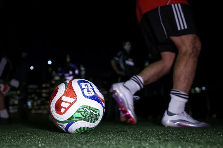 Gvardiol ukrao show legendama koje su predstavile novu loptu za SP 2026: Ovako to radi Joško