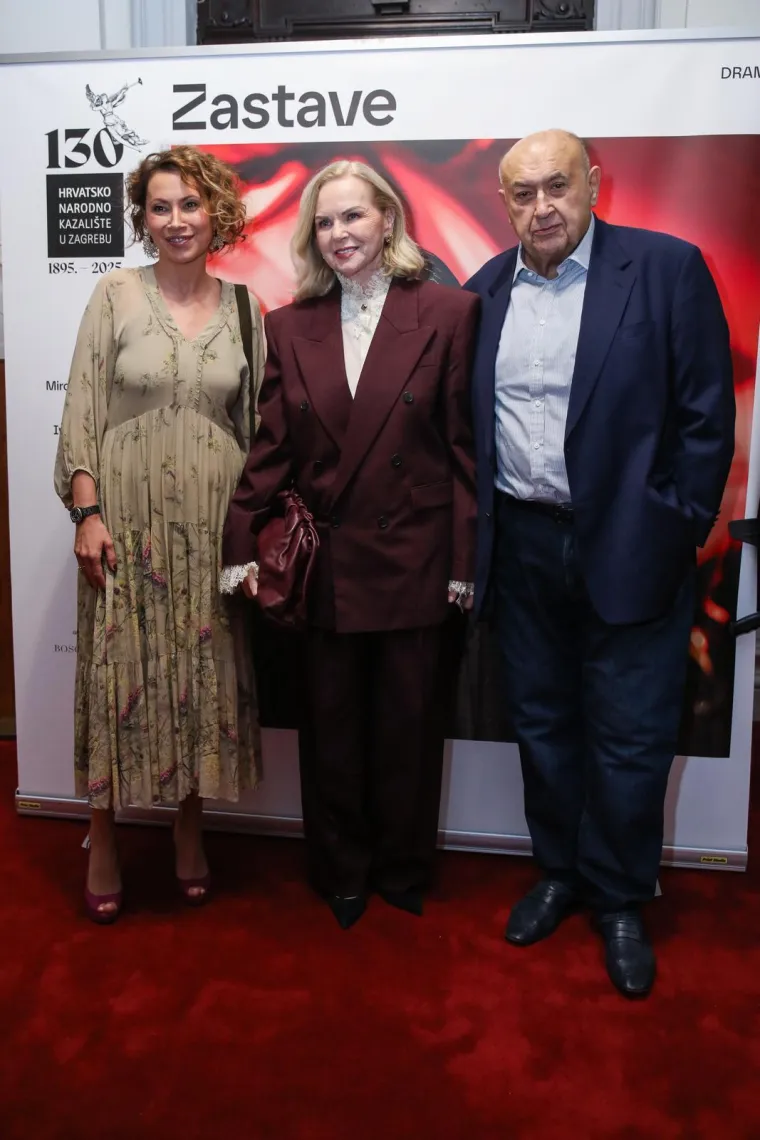 Pogledajte tko je sve od poznatih došao u HNK: Najpoznatiji odvjetnički par oduševio modnom kombinacijom