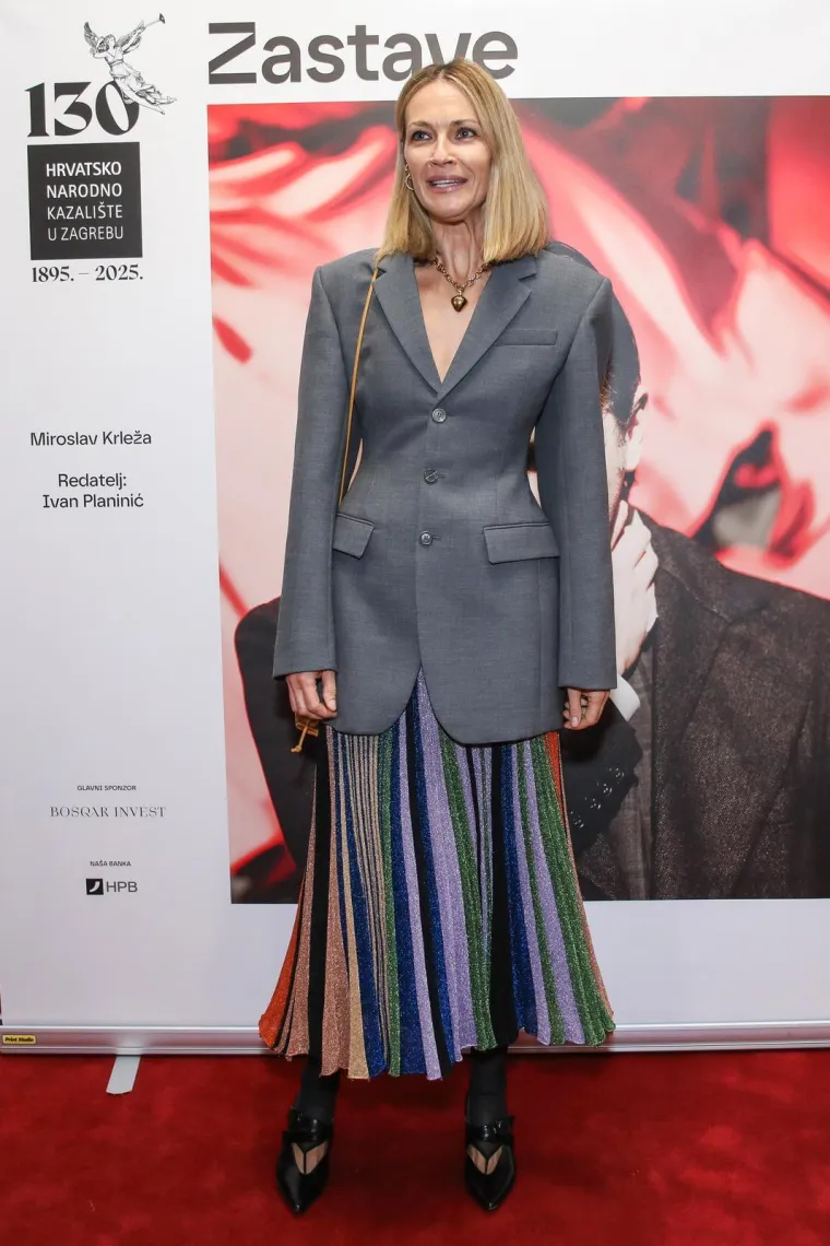 Pogledajte tko je sve od poznatih do&scaron;ao u HNK: Najpoznatiji odvjetnički par odu&scaron;evio modnom kombinacijom