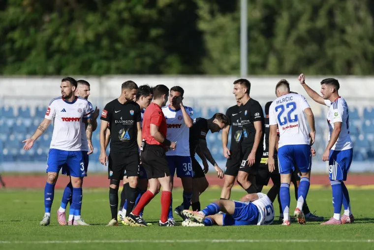 Kakvi prizori na utakmici Hajduka u Slavoniji, ovakav potez se ne viđa često
