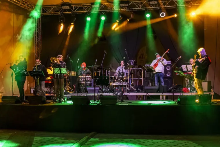 Prljavci, ljepotice i romantika! Tvrđa je gorjela od emocija: Ovo je bila osječka fešta za pamćenje