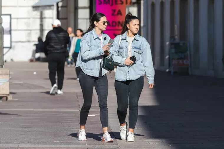 Pedeset nijansi smeđe na riječkoj &scaron;pici: Ove dame blistaju u jesenskim tonovima