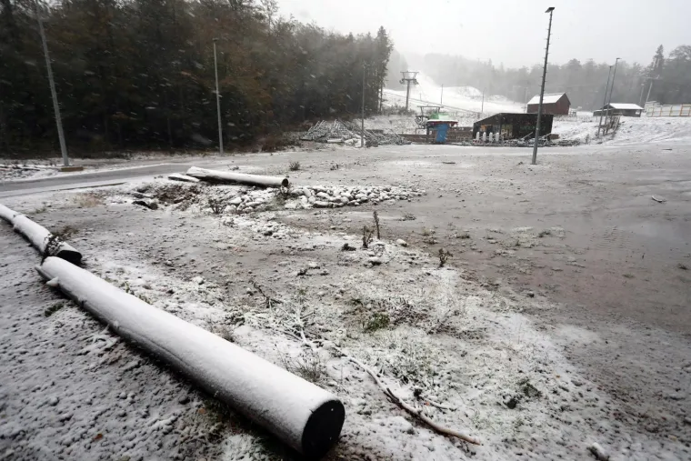 Prvi snijeg zabijelo Platak: Teško je vjerovati da su ovo jesenski prizori