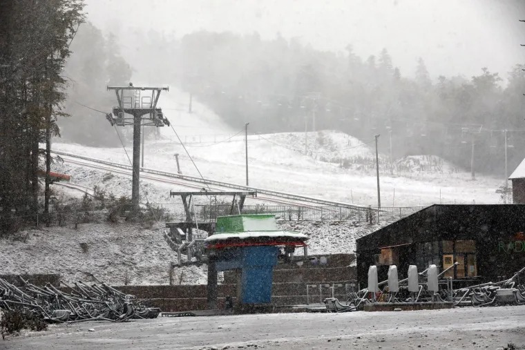 Prvi snijeg zabijelo Platak: Te&scaron;ko je vjerovati da su ovo jesenski prizori