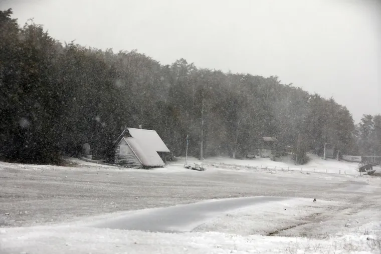 Prvi snijeg zabijelo Platak: Te&scaron;ko je vjerovati da su ovo jesenski prizori