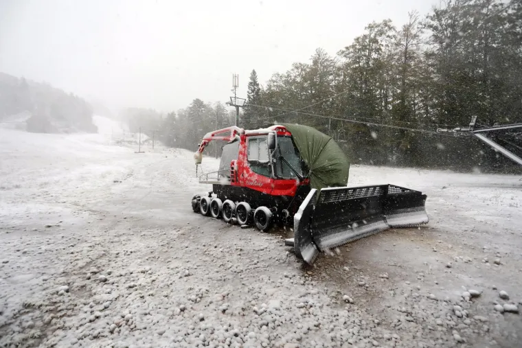 Prvi snijeg zabijelo Platak: Te&scaron;ko je vjerovati da su ovo jesenski prizori