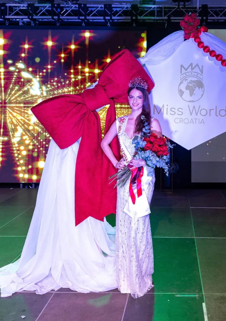 Koliko krasotica na jednom mjestu: Najljep&scaron;a Ličanka je Antonela Antonić