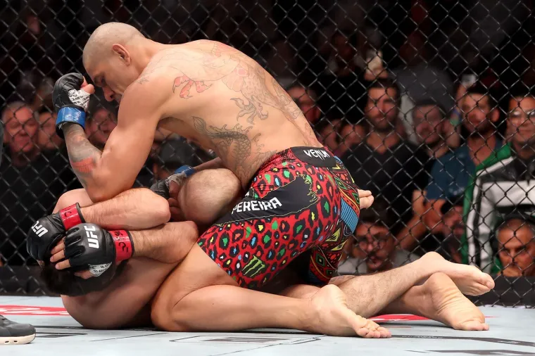 UFC prvak kontroverznim potezom podijelio svijet i postao mit