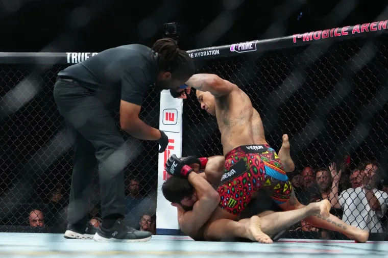 UFC prvak kontroverznim potezom podijelio svijet i postao mit