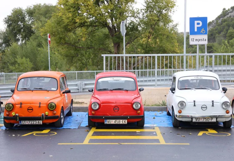 Ovo se ne viđa svaki dan! Fićeki preplavili Skradin: Ma pogledajte samo te male neodoljive legendice