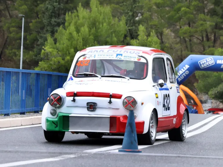 Ovo se ne viđa svaki dan! Fićeki preplavili Skradin: Ma pogledajte samo te male neodoljive legendice