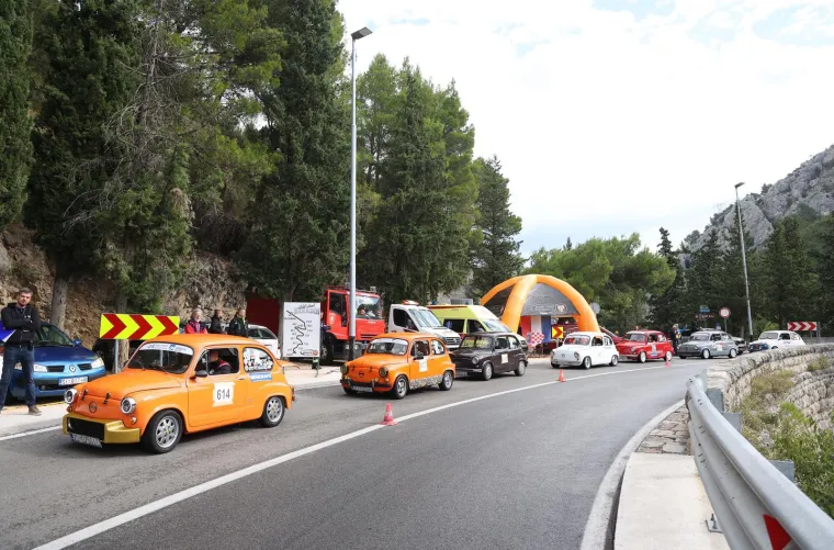 Ovo se ne viđa svaki dan! Fićeki preplavili Skradin: Ma pogledajte samo te male neodoljive legendice