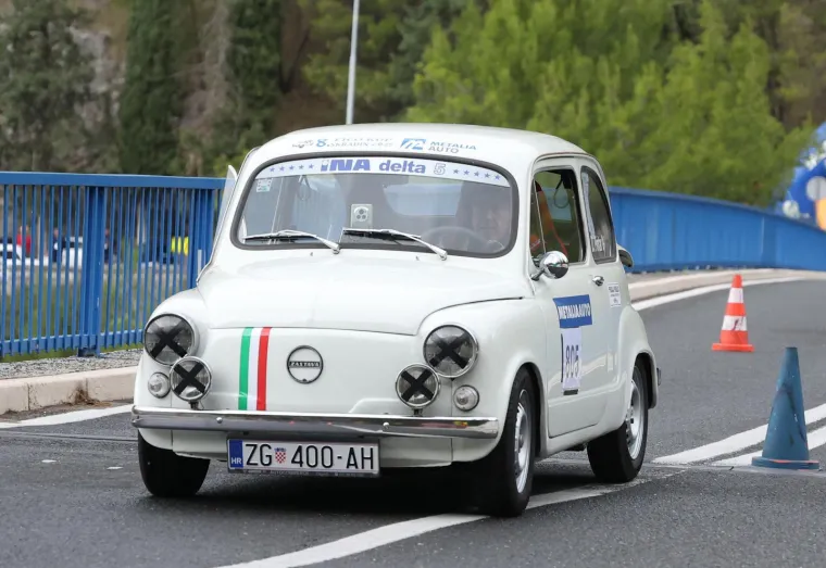 Ovo se ne viđa svaki dan! Fićeki preplavili Skradin: Ma pogledajte samo te male neodoljive legendice