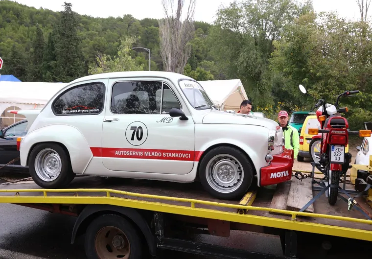 Ovo se ne viđa svaki dan! Fićeki preplavili Skradin: Ma pogledajte samo te male neodoljive legendice